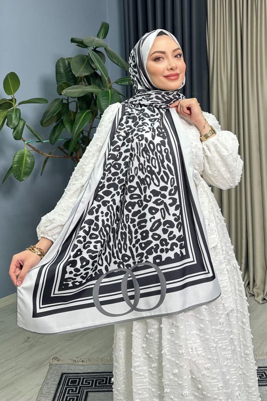 Leopar Ipek Şal - Siyah Leopar Ipek Şal - Siyah