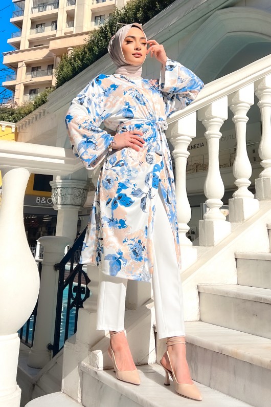 Lilyum Desenli Tesettür Kimono - Mavi̇ Lilyum Desenli Tesettür Kimono - Mavi̇